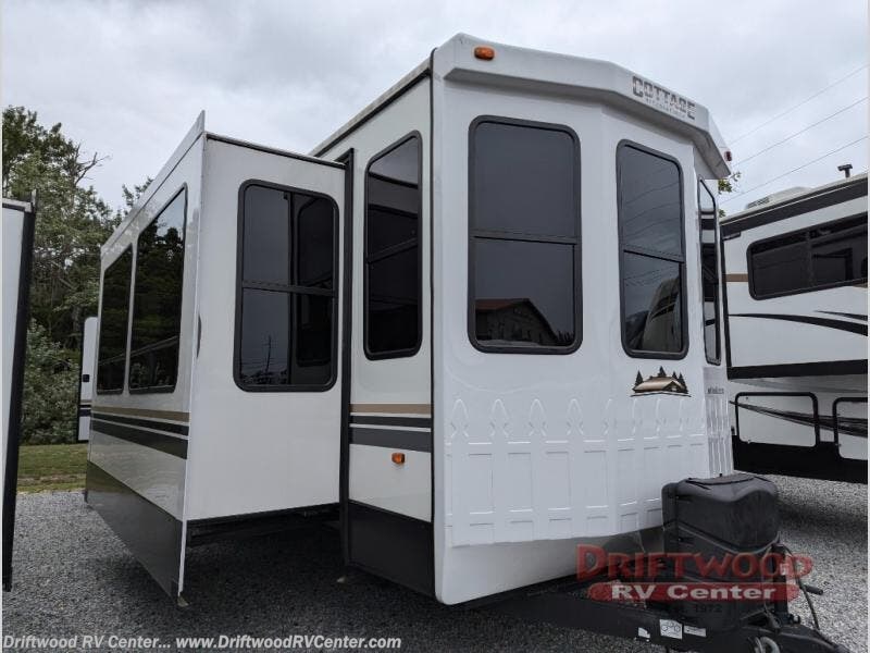 Used 2022 Forest River Cedar Creek Cottage 40CCK available in Clermont, New Jersey