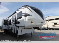 New 2018 Dutchmen Voltage V4205 available in Kyle, Texas