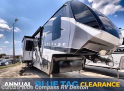 New 2025 Dutchmen Voltage 4225 available in Denton, Texas
