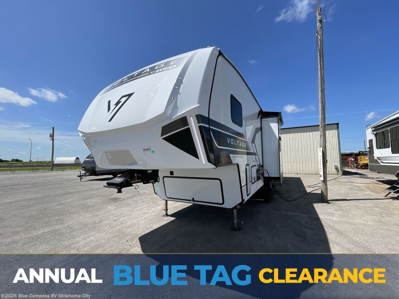 New 2025 Dutchmen Voltage V-Series 3600 available in Norman, Oklahoma