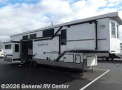 Used 2025 Forest River HERITAGE GLEN ROOST43 available in Elizabethtown, Pennsylvania