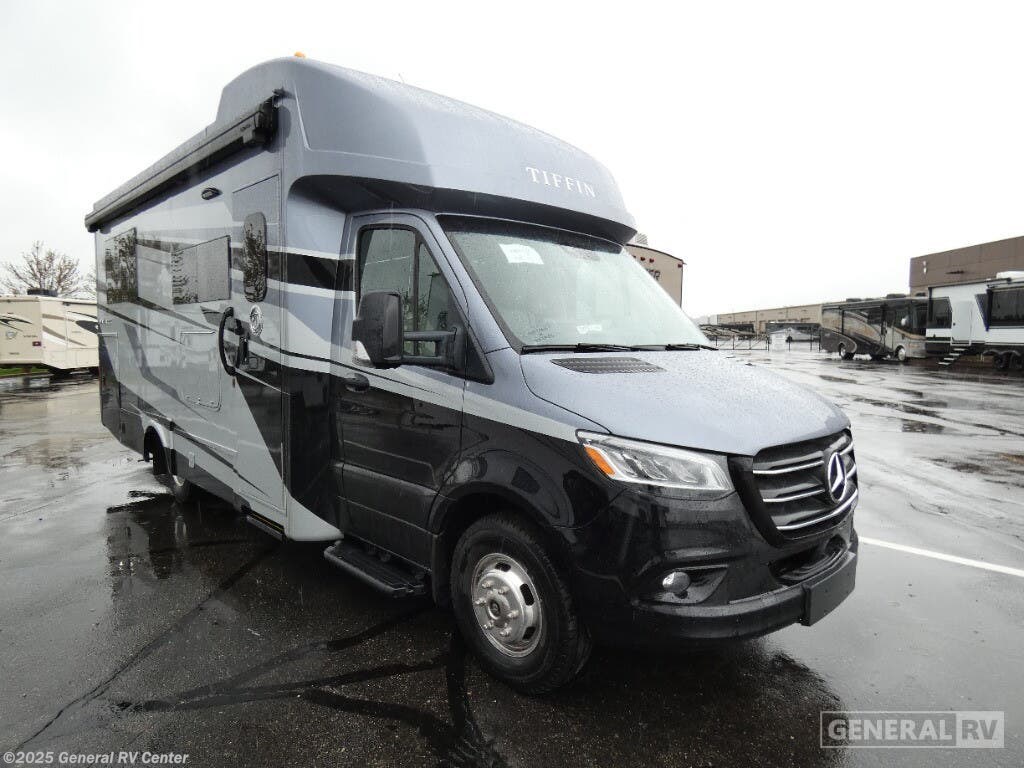 New 2026 Tiffin Wayfarer 25XLW available in Wixom, Michigan
