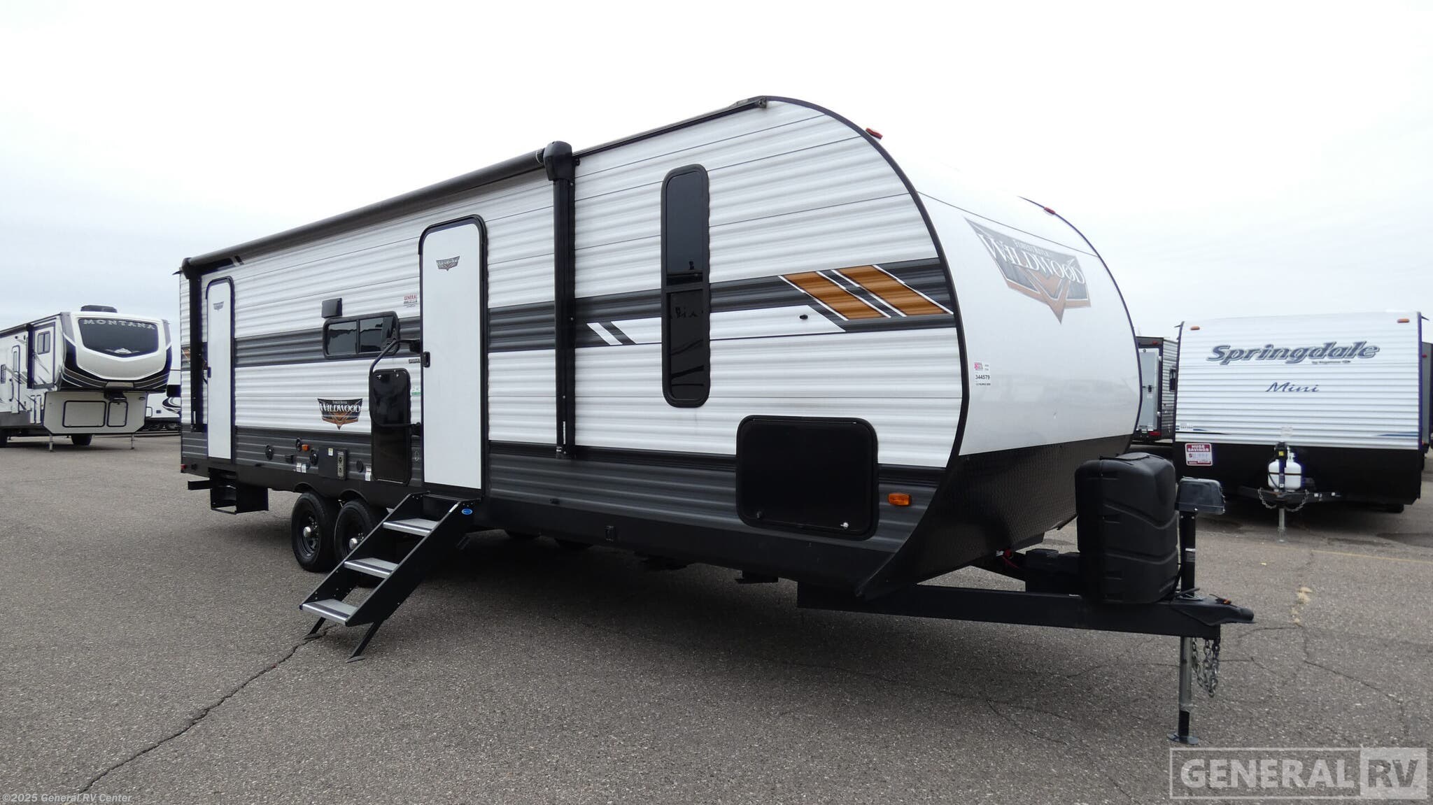 Used 2022 Forest River Wildwood 26DBUD available in Wixom, Michigan