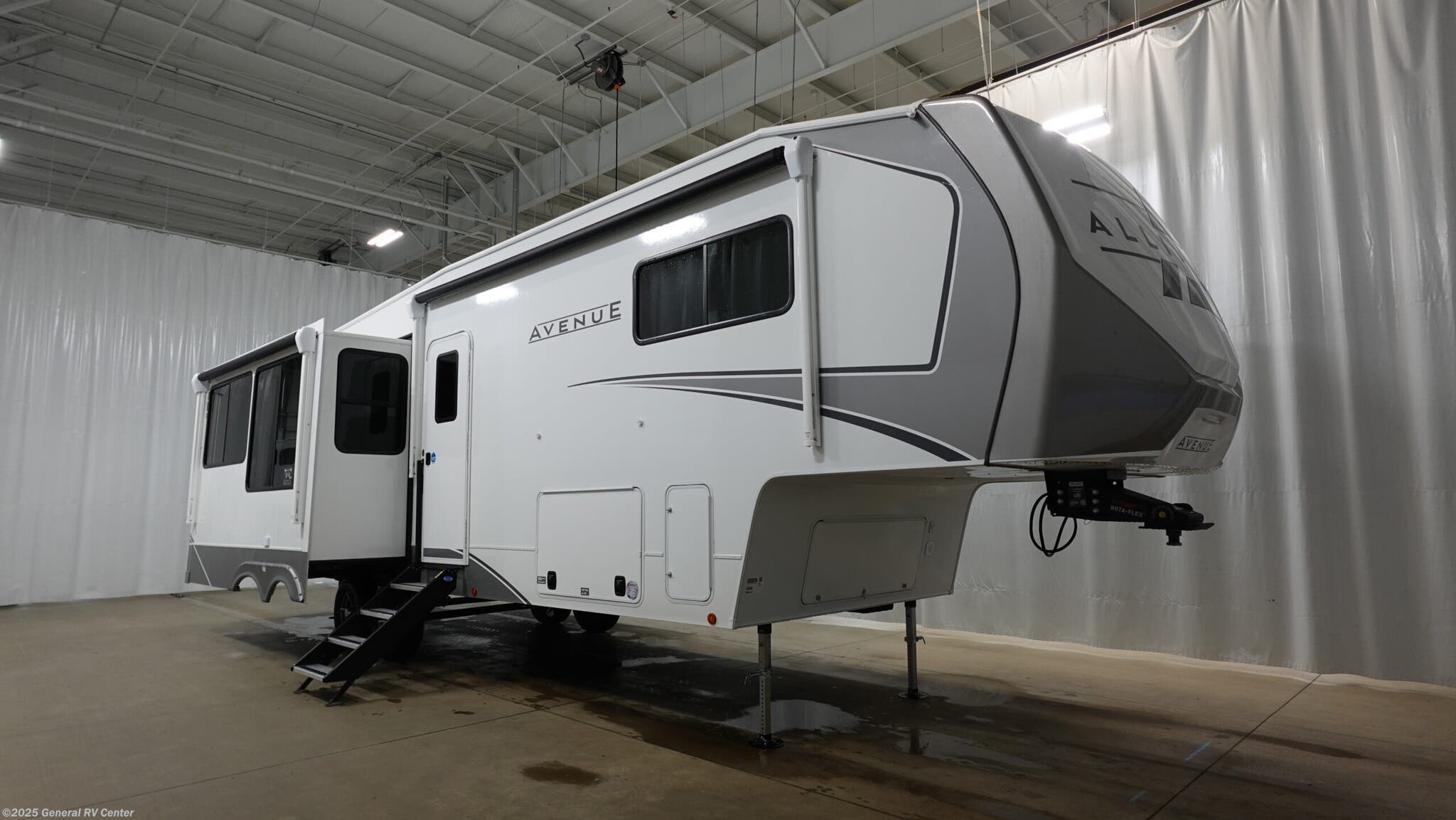New 2026 Alliance RV Avenue 32RLS available in Wixom, Michigan
