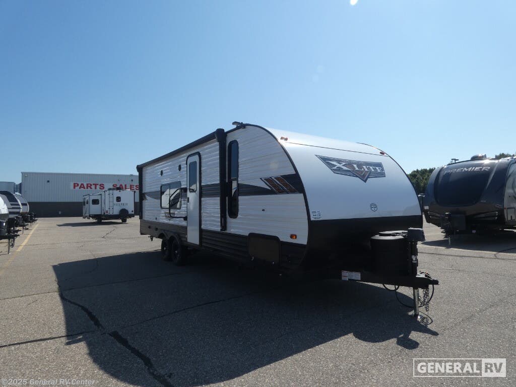 Used 2023 Forest River Wildwood X-Lite 261BHXL available in Birch Run, Michigan