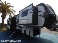 New 2020 Keystone Avalanche 382FL available in Montclair, California