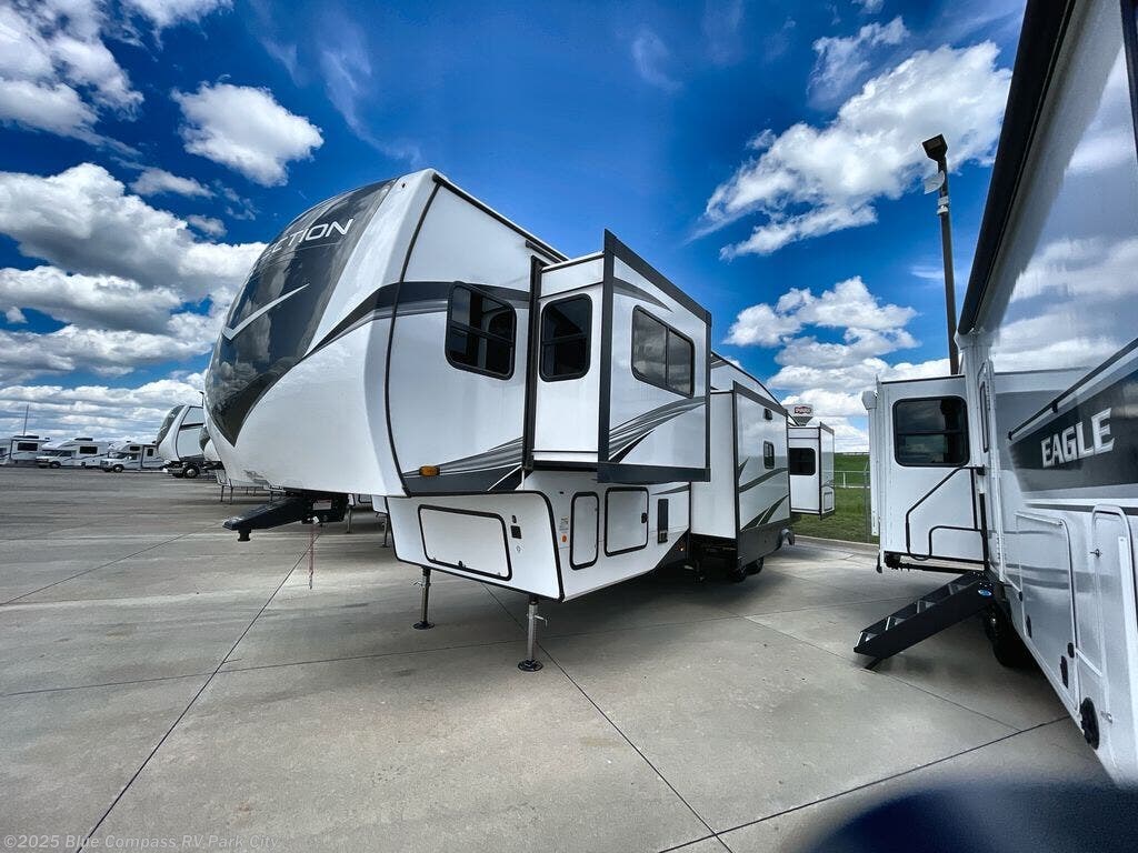 New 2025 Grand Design Reflection 360FLS available in Park City, Kansas