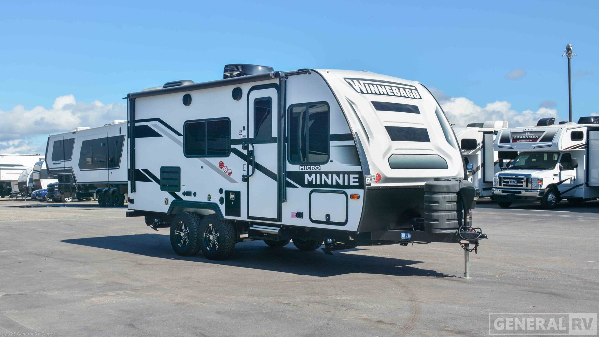 Used 2024 Winnebago Micro Minnie 2100 BH available in Winter Garden, Florida