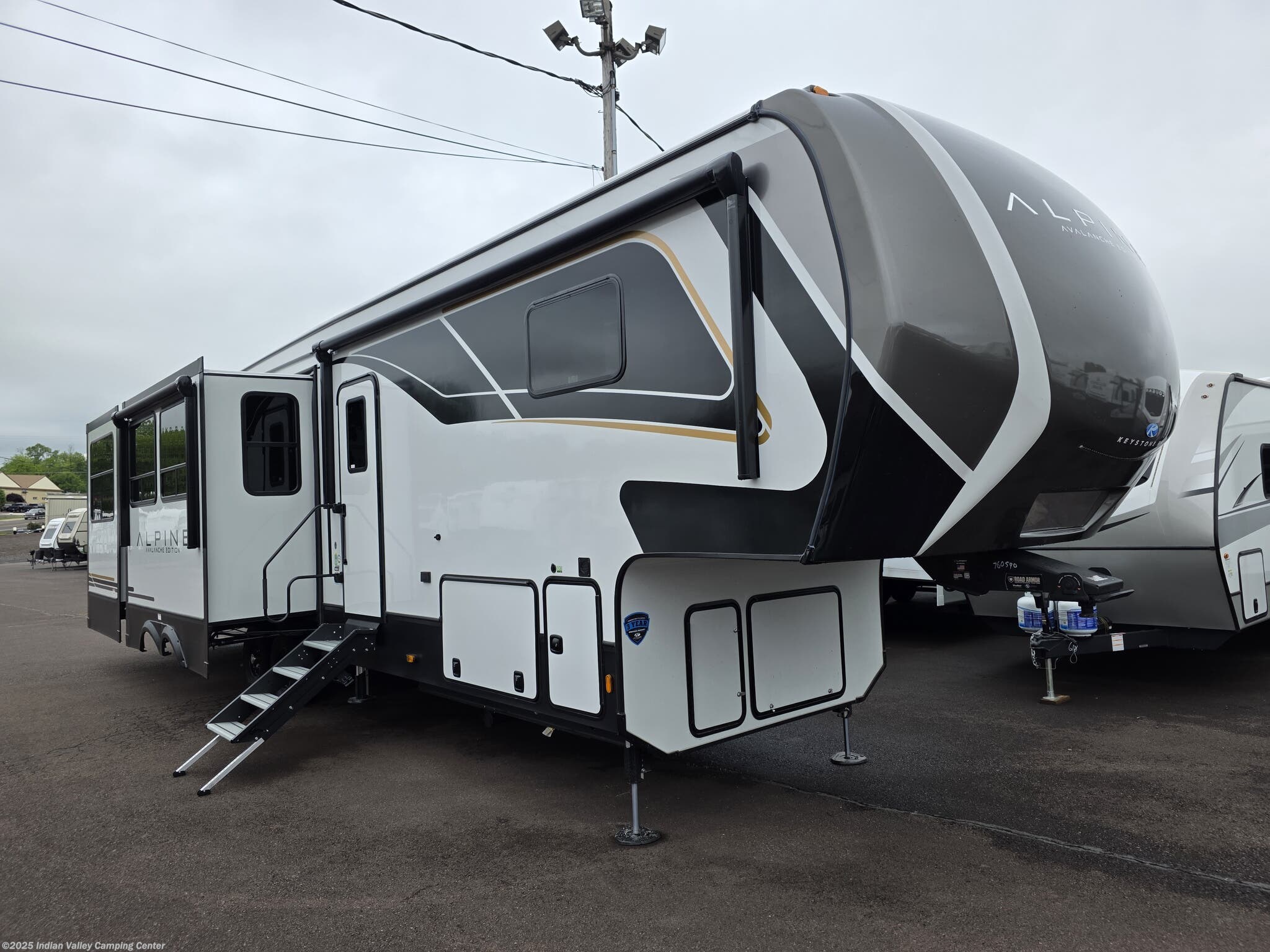 New 2025 Keystone Alpine Avalanche Edition 366LS available in Souderton, Pennsylvania
