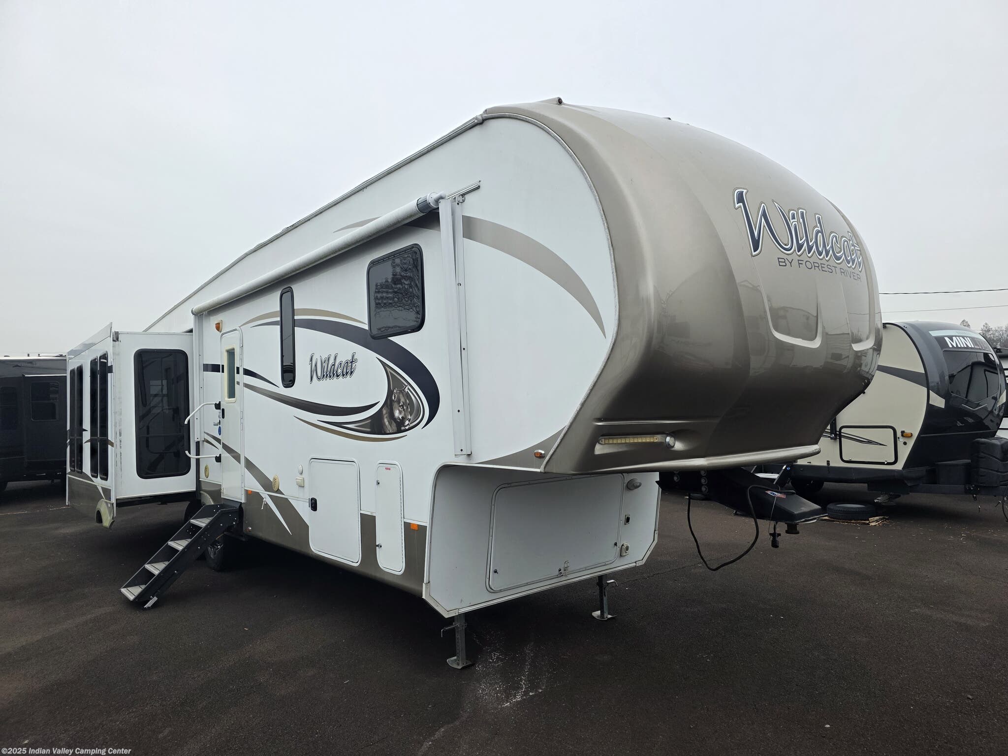 Used 2016 Forest River Wildcat 327CK available in Souderton, Pennsylvania