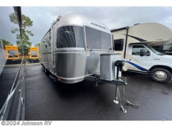 Used 2015 Airstream Flying Cloud 25FB Twin available in Sandy, Oregon