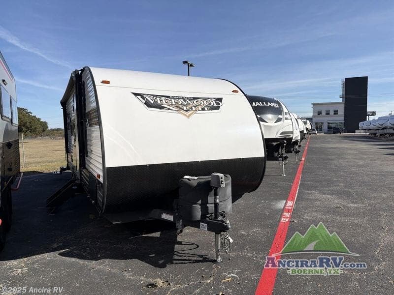 Used 2022 Forest River Wildwood X-Lite 263BHXL available in Boerne, Texas