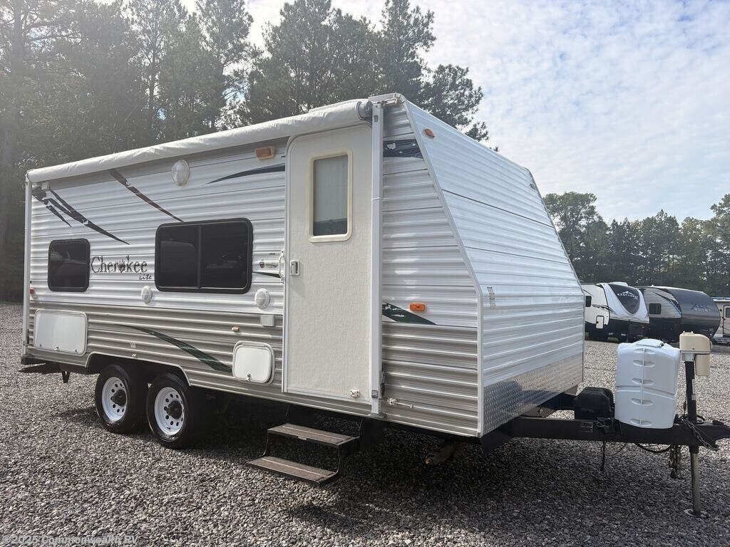 Used 2008 Forest River Cherokee M-18DD available in Ashland, Virginia
