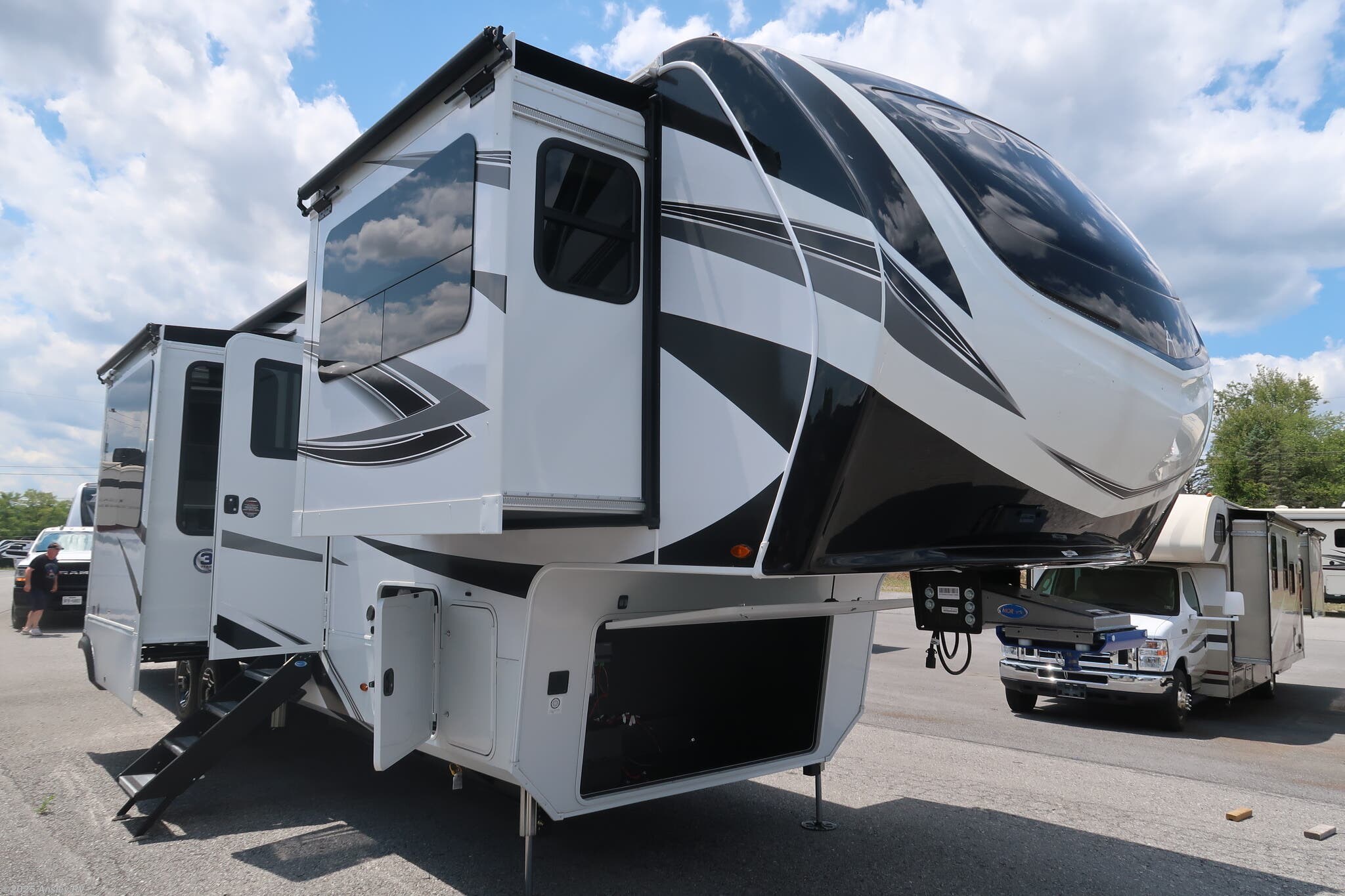 New 2025 Grand Design Solitude 380FL available in Duncansville, Pennsylvania