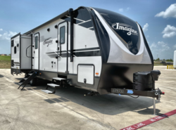 New 2022 Grand Design Imagine 3250BH available in Sanger, Texas