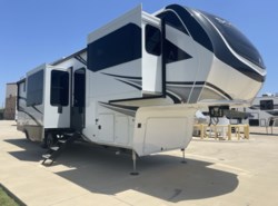 New 2025 Grand Design Solitude 382WB available in Sanger, Texas