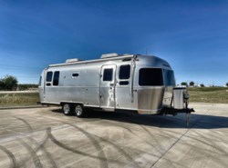 Used 2018 Airstream Flying Cloud AIRSTREAM 26RBQ available in Sanger, Texas