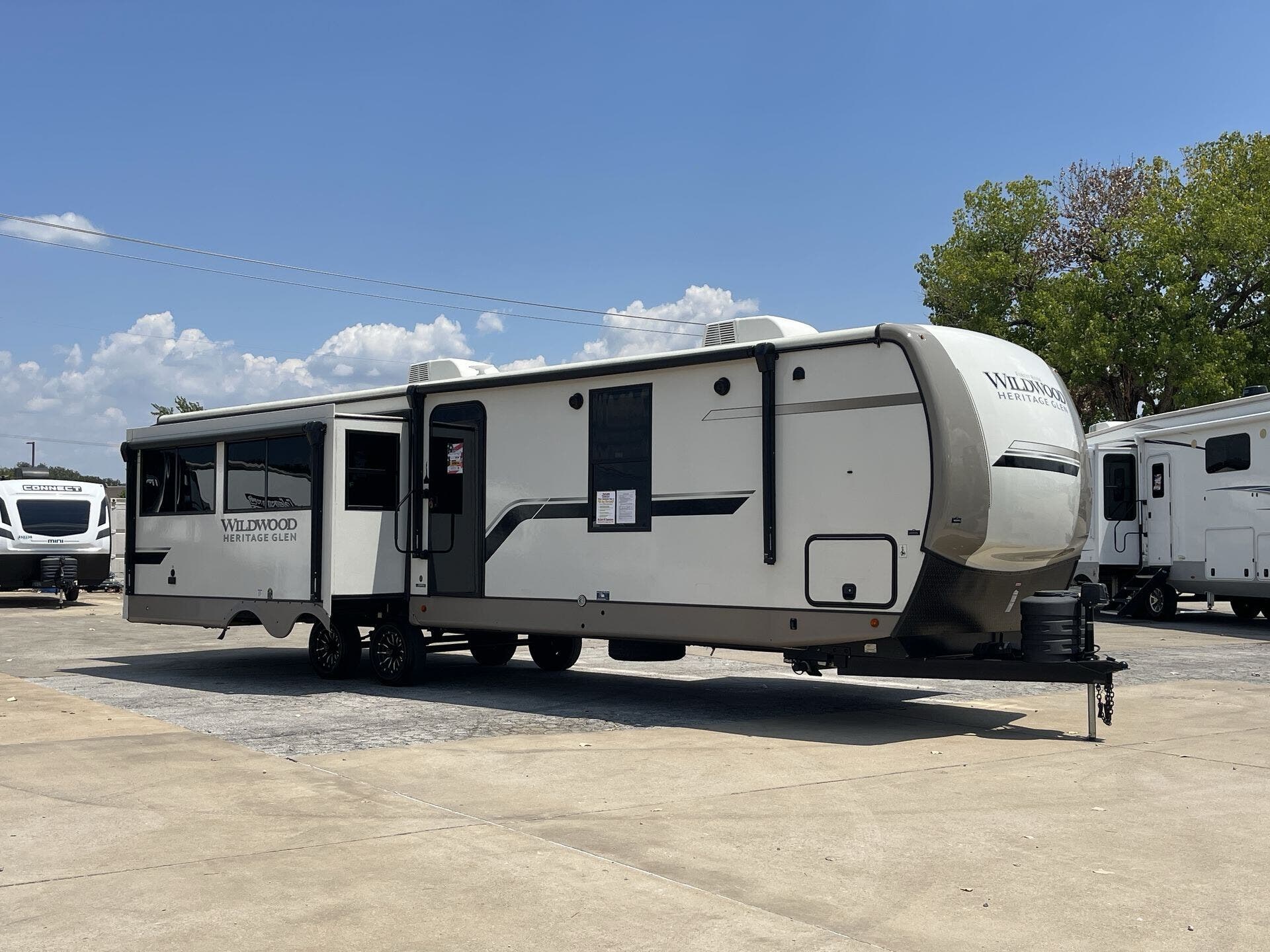 Used 2024 Forest River Wildwood Heritage Glen 308RL available in Corinth, Texas