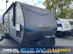 Used 2022 Coachmen Catalina Legacy 303QBCK available in Auburn Hills, Michigan