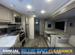Used 2024 Coachmen Catalina Legacy Edition 293QBCK available in Auburn Hills, Michigan