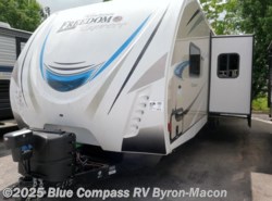 Used 2019 Coachmen Freedom Express Ultra Lite 320BHDS available in Byron, Georgia