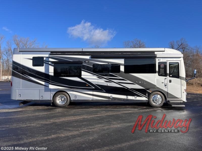 New 2025 Newmar New Aire 3547 available in Grand Rapids, Michigan