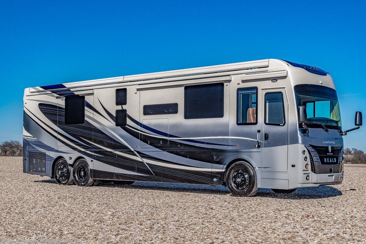 New 2026 Foretravel Realm Presidential Luxury Villa Bunk (LVB) Black Label Edition W/ Spa available in Alvarado, Texas