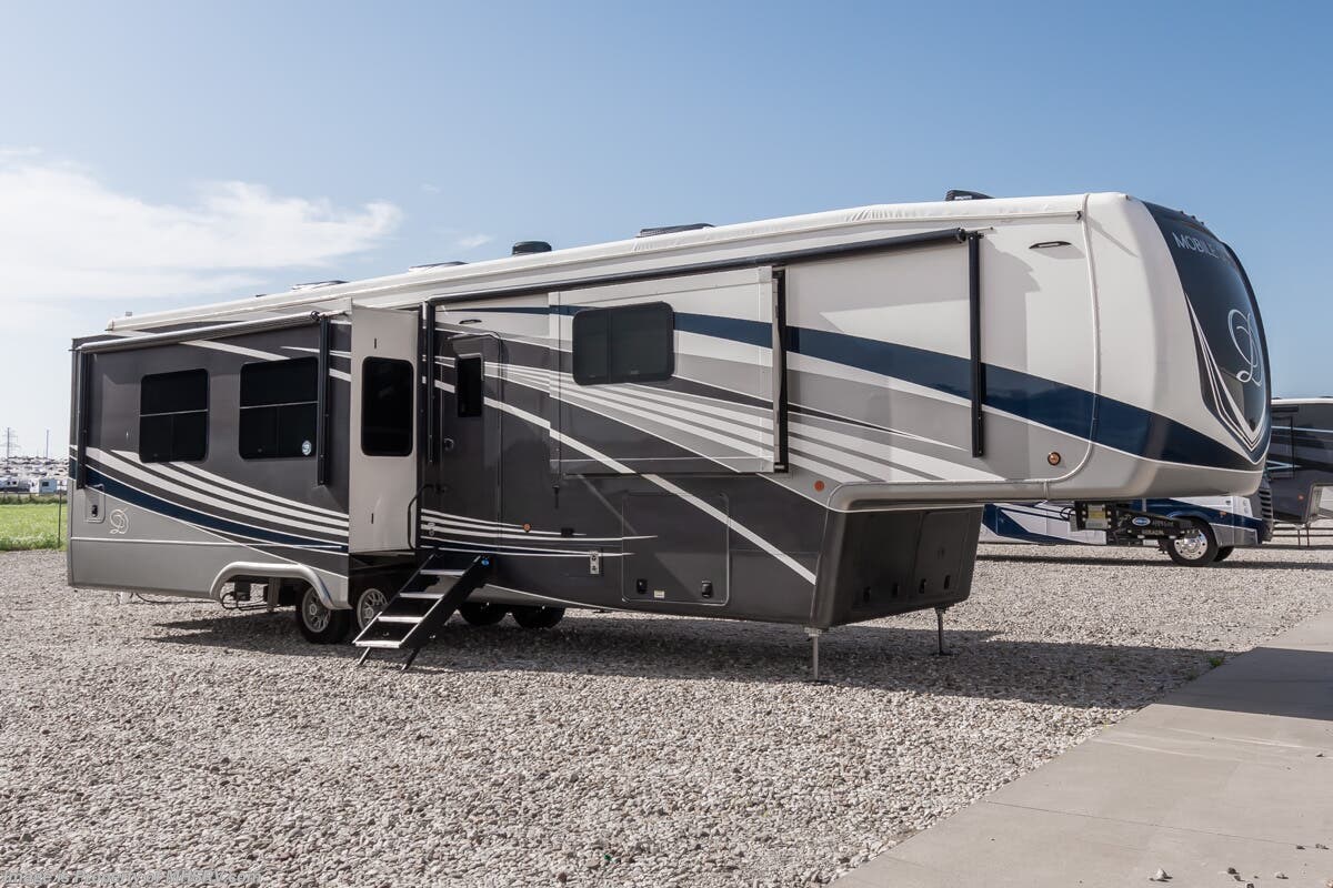 Used 2022 DRV Mobile Suites 41RKDB available in Alvarado, Texas
