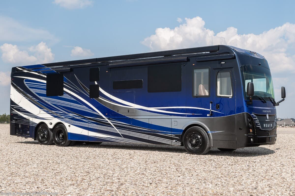 New 2026 Foretravel Realm Presidential Luxury Villa Bunk (LVB) W/ Spa available in Alvarado, Texas