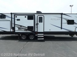 New 2018 Dutchmen Kodiak Ultimate 330BHSL available in Belleville, Michigan