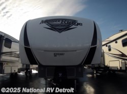 New 2019 Highland Ridge Mesa Ridge Limited MF335MBH available in Belleville, Michigan