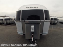 New 2019 Airstream Airstream Flying Cloud 25FB available in Belleville, Michigan