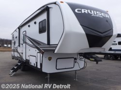 New 2021 CrossRoads Cruiser Aire 28BH available in Belleville, Michigan