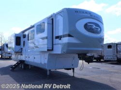 New 2021 Palomino Columbus River Ranch 392MB available in Belleville, Michigan
