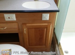 Used 2004 Monaco RV Safari Trek 30PBS available in Houston, Texas