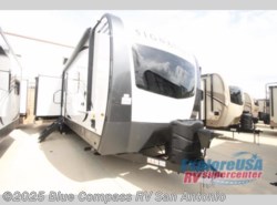 New 2019 Forest River Rockwood Signature Ultra Lite 8332BS available in San Antonio, Texas