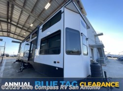 Used 2023 Forest River Salem Grand Villa 42VIEW available in San Antonio, Texas