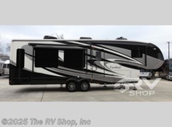 Used 2019 Forest River Cardinal Luxury 3350RLX available in Baton Rouge, Louisiana