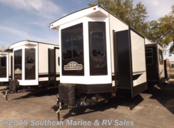 New 2021 CrossRoads Hampton 388 FKL available in Ft. Myers, Florida