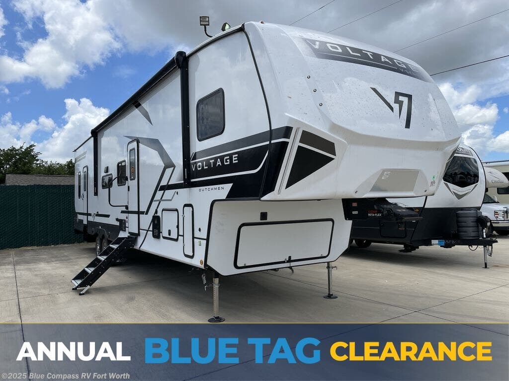 New 2025 Dutchmen Voltage V-Series 3800 available in Fort Worth, Texas
