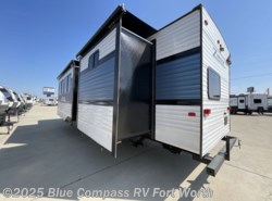 New 2025 CrossRoads Zinger 328SB available in Fort Worth, Texas