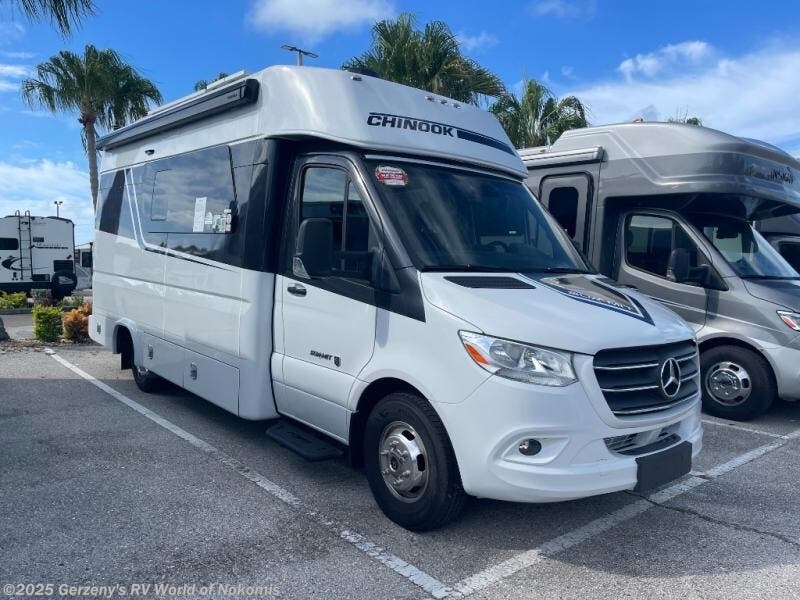 New 2025 Chinook Summit Chinook SS 360 available in Nokomis, Florida