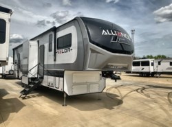 New 2025 Alliance RV Valor 40V13 available in Strafford, Missouri