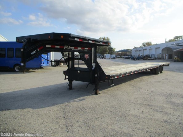 2021 PJ Trailers Gooseneck LD  LDR44A2BSSKTM-DON1-JA01 available in Sycamore, IL