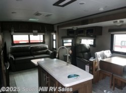 New 2019 Forest River Rockwood Signature Ultra Lite 8328BS available in Puyallup, Washington