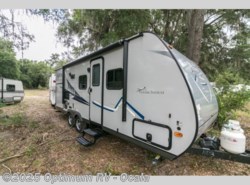 Used 2017 Coachmen Apex Ultra-Lite 215RBK available in Ocala, Florida