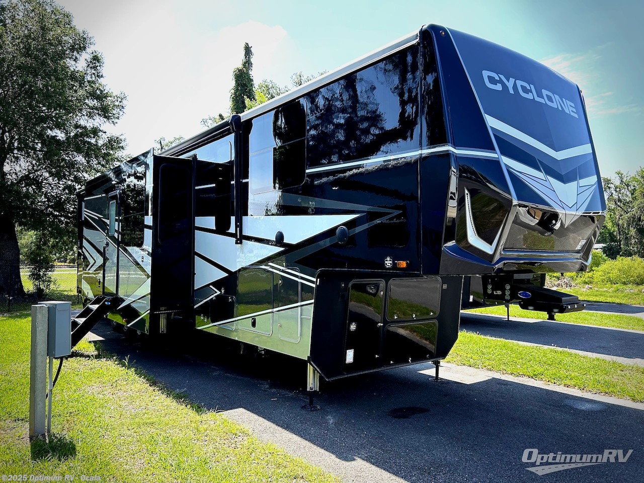 New 2025 Heartland Cyclone 4006 available in Ocala, Florida
