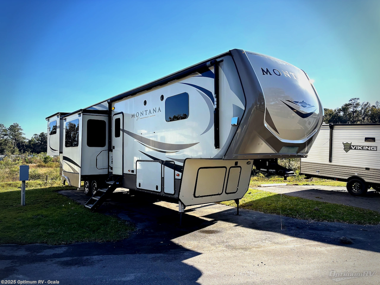 Used 2019 Keystone Montana 3791RD available in Ocala, Florida