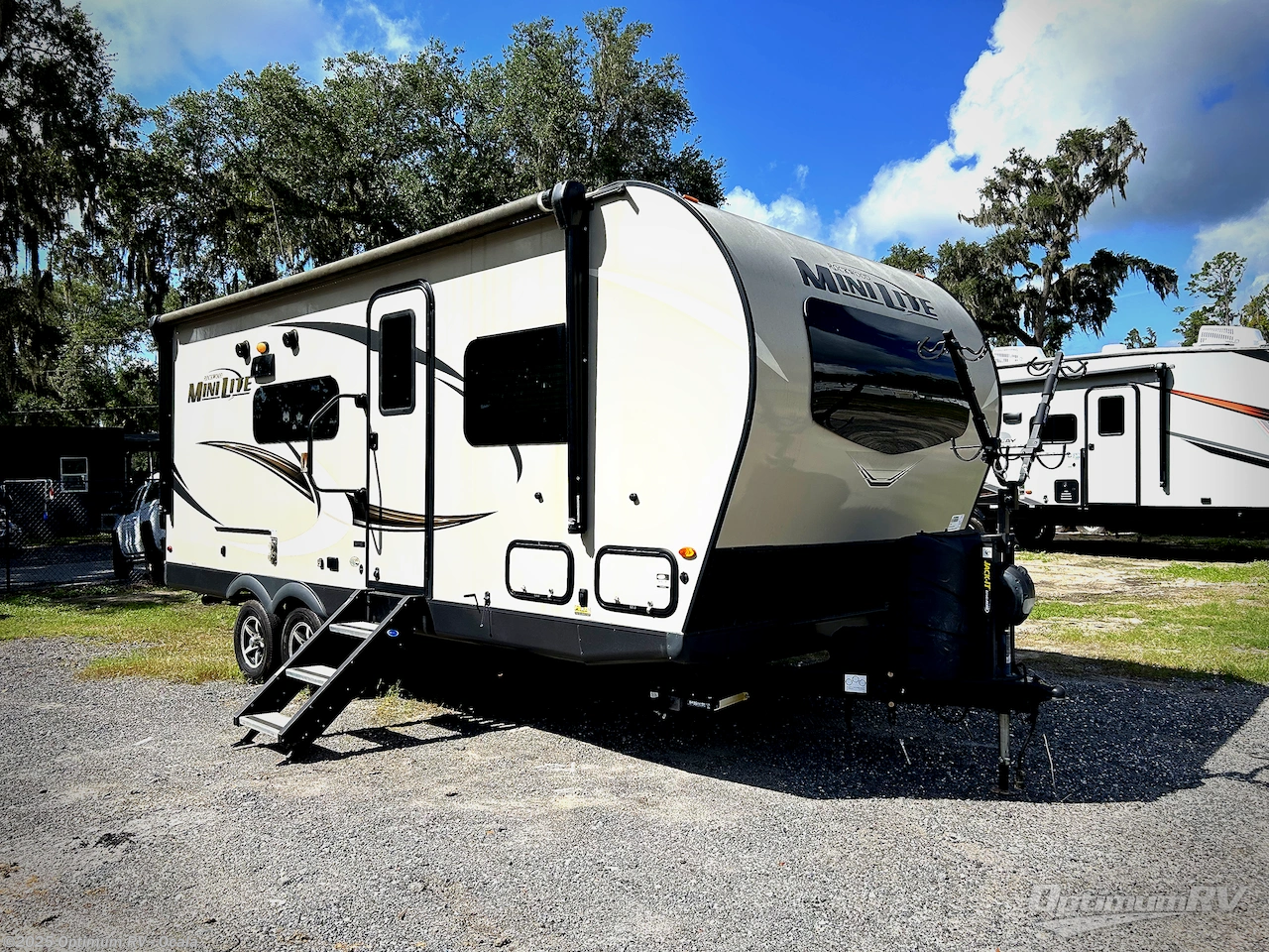 Used 2021 Forest River Rockwood Mini Lite 2204S available in Ocala, Florida