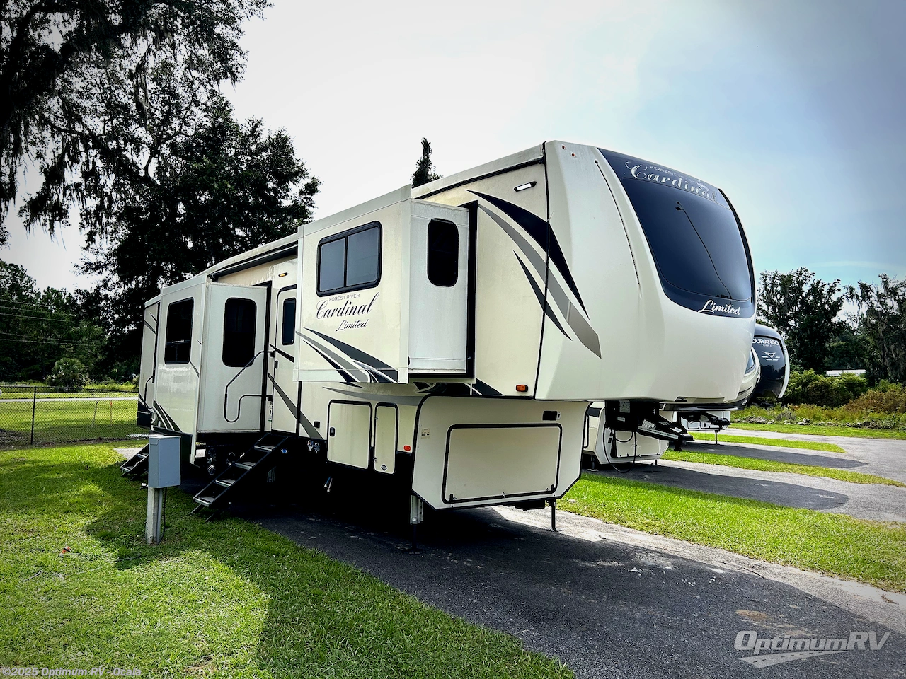 Used 2020 Forest River Cardinal Limited 399FLLE available in Ocala, Florida